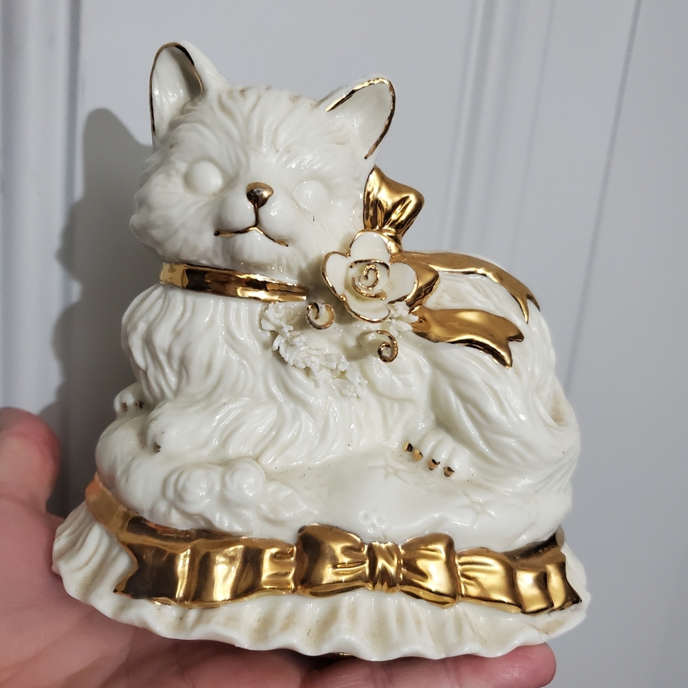 Lefton White & Gold Porcelain Rotating Cat Figurine Music Box Plays Memories VTG